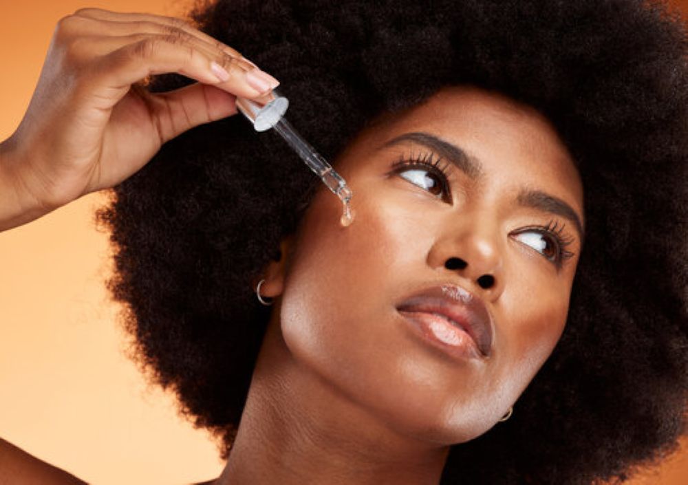 Retinol Dicampur Niacinamide dan Vitamin C, Bikin Glowing atau Malah Breakout? Ini Faktanya!