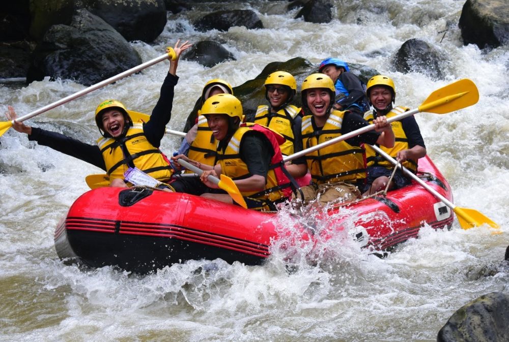 4 Spot Rafting Seru dan Aman Buat Pemula