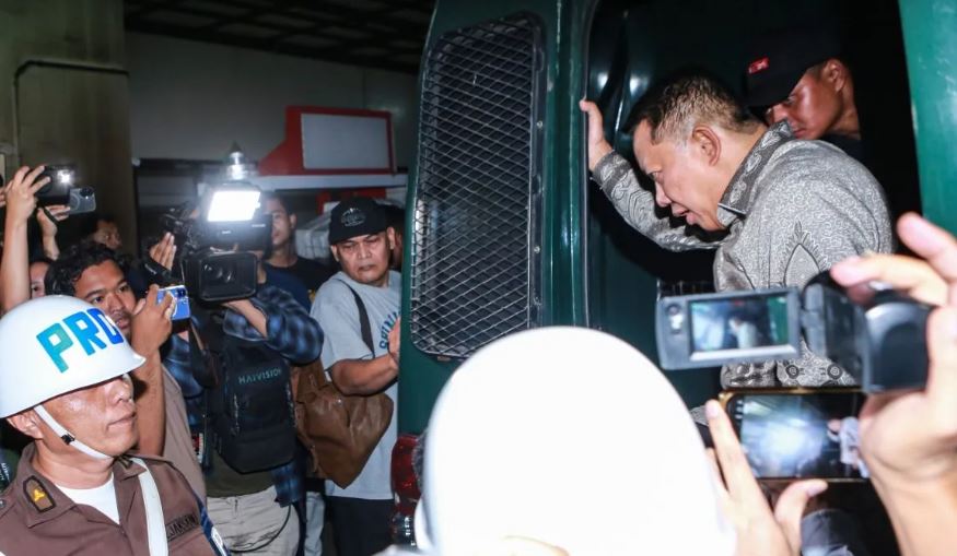 Febrie tanpa Borgol dan Rompi, DPR Minta Kejagung Tegas Jaga Kesetaraan Hukum