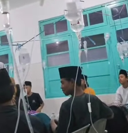 100 Lebih Pelajar Garut Diduga Keracunan MBG, Uji Lab Ditunggu