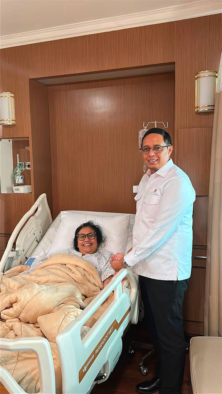 Tepis Isu Miring, Nanik S Deyang Unggah Foto Dijenguk Hasan Nasbi